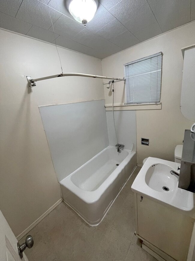 Building Photo - Arlington Home