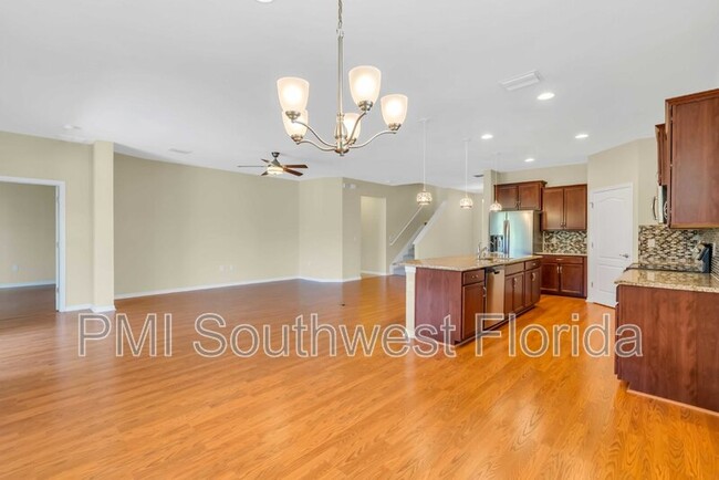 Building Photo - 2844 Esmeralda Dr