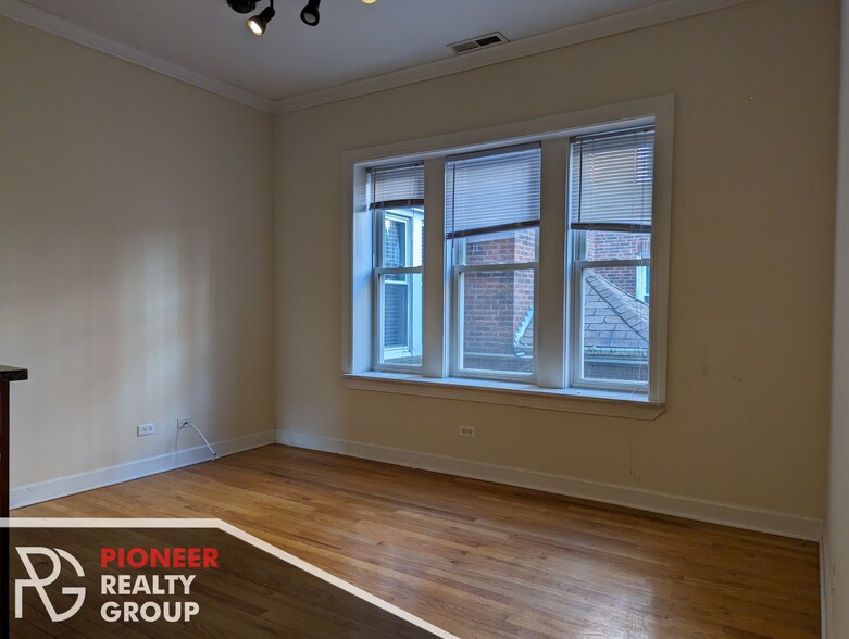 Building Photo - 3246 N Clifton Ave