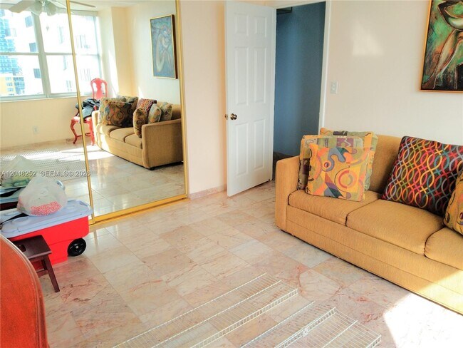 Building Photo - 2101 S Ocean Dr