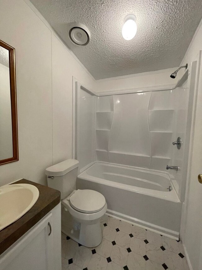 Building Photo - Recently Renovated Home