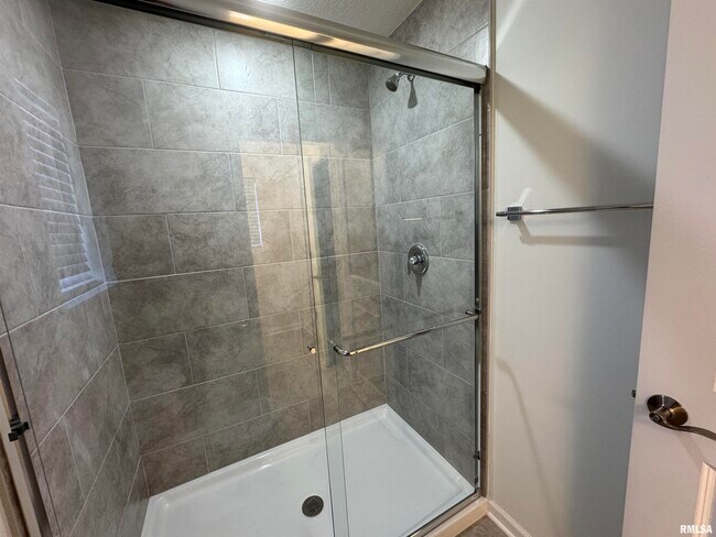 Building Photo - 5894 Butterfield Ct