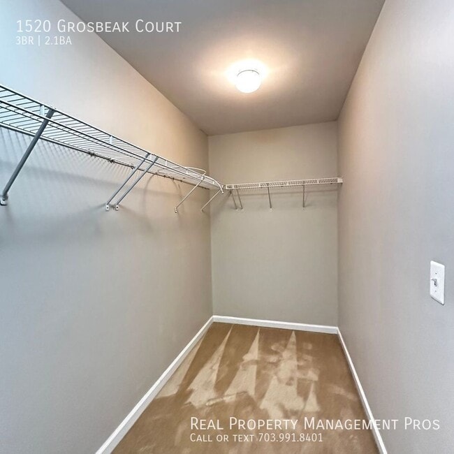 Building Photo - 1520 Grosbeak Ct