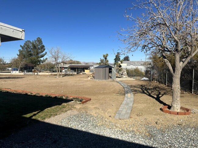 Building Photo - 18240 Catalpa St