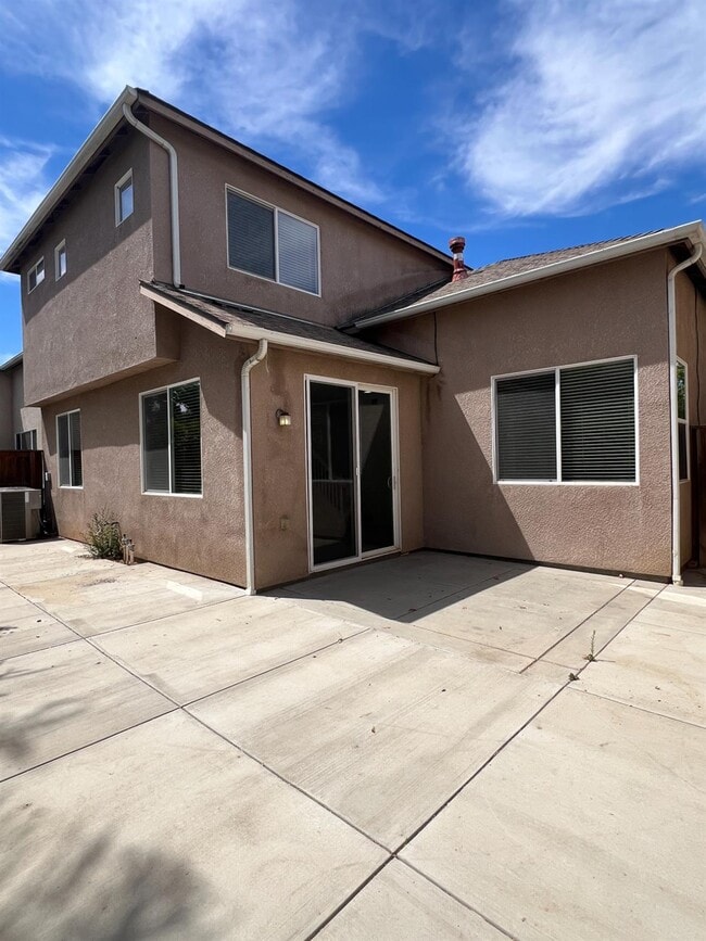 Building Photo - 3621 W Pomegranate Ln