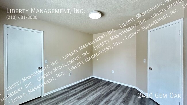 Building Photo - 2410 Gem Oak