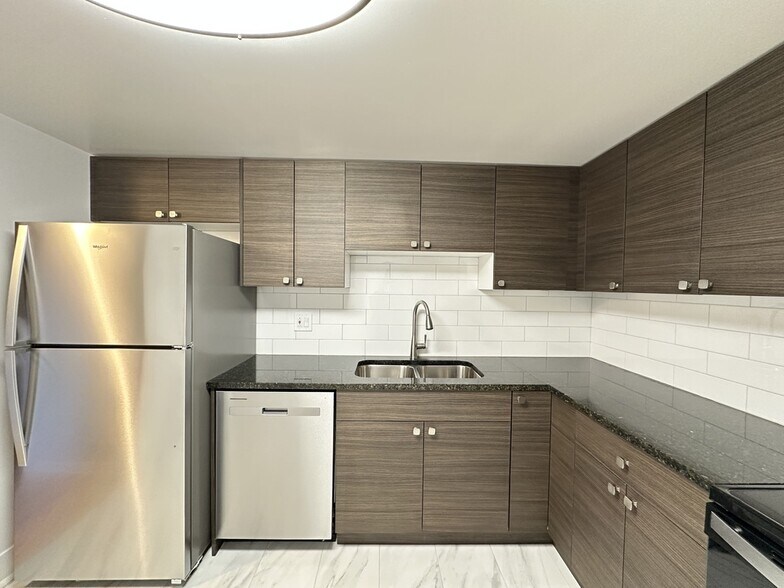 Building Photo - 525 N Quentin Rd