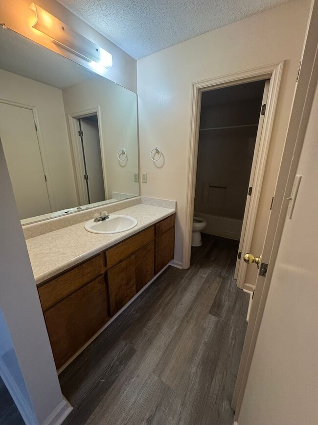 Building Photo - Remodeled Duplex on Belair Road