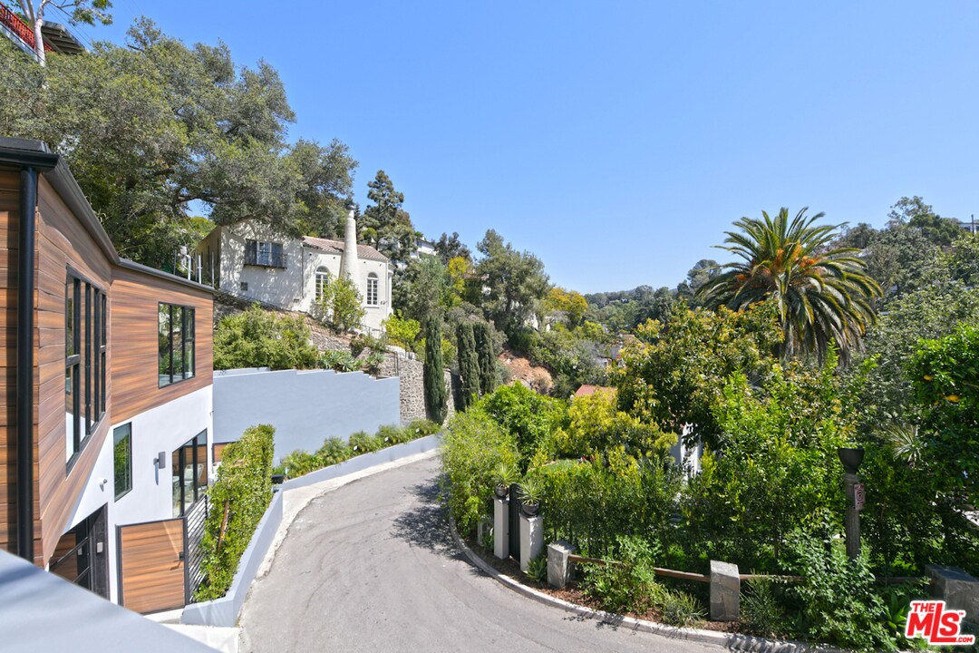 Building Photo - 2795 Woodshire Dr