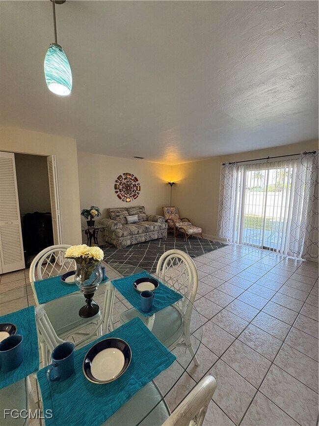 Building Photo - 1005 SW 48th Terrace