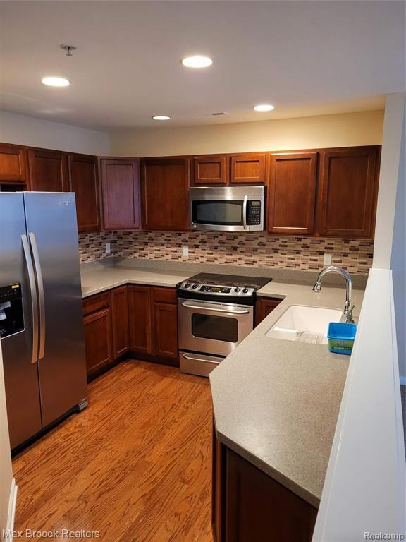 Building Photo - 28017 Hopkins Dr