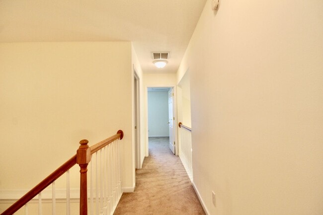 Building Photo - 120 Hollen Mill Ct