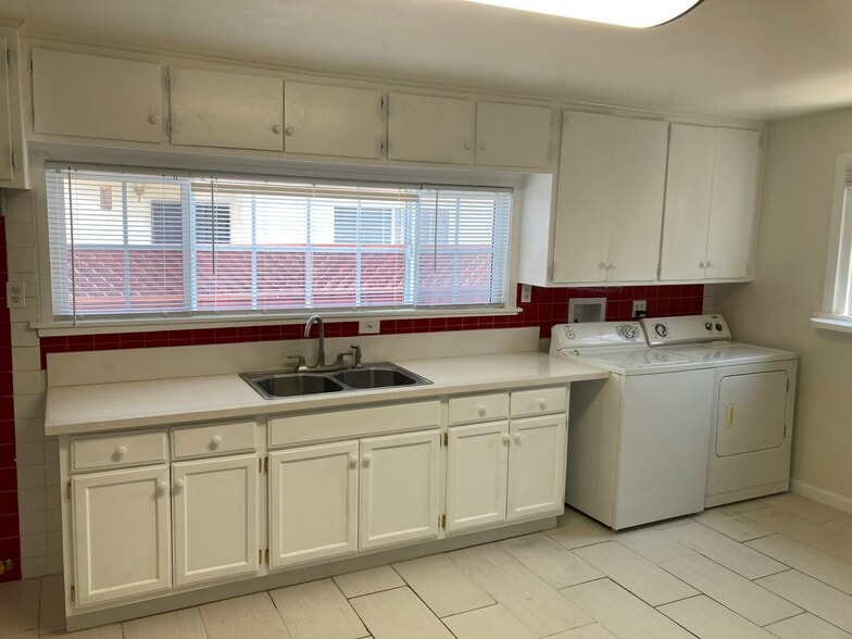Kitchen - 1806 257th St
