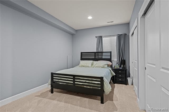 Building Photo - 15411 Village Cir E