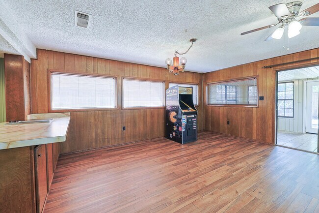 Building Photo - 3311 88th St