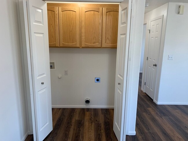 Building Photo - Newly updated 3-bedroom, 2-bathroom duplex...