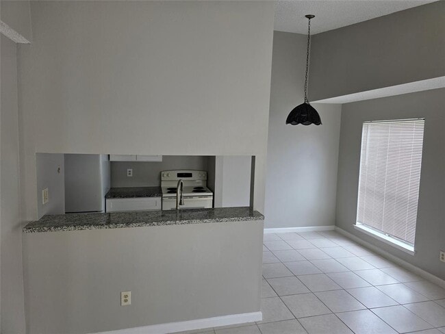 Building Photo - 5526 Farley Dr