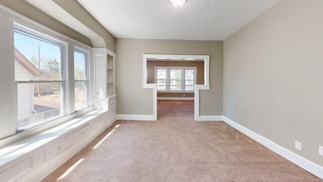 Building Photo - 3633 E 143rd St
