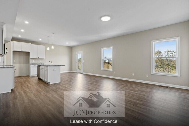 Building Photo - 905 Camden Ct