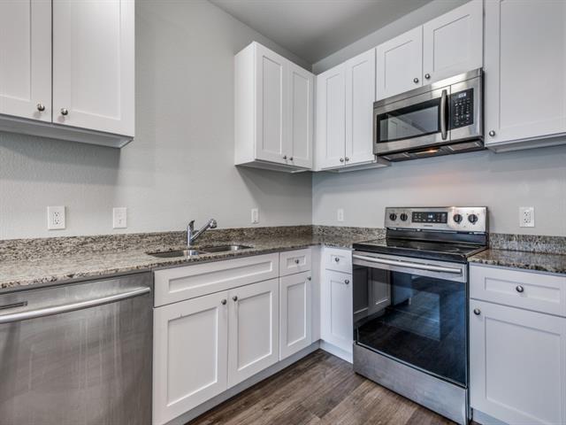 Building Photo - 1940 Melrose St