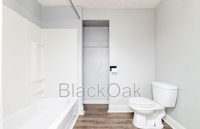 Building Photo - 917 Watt St