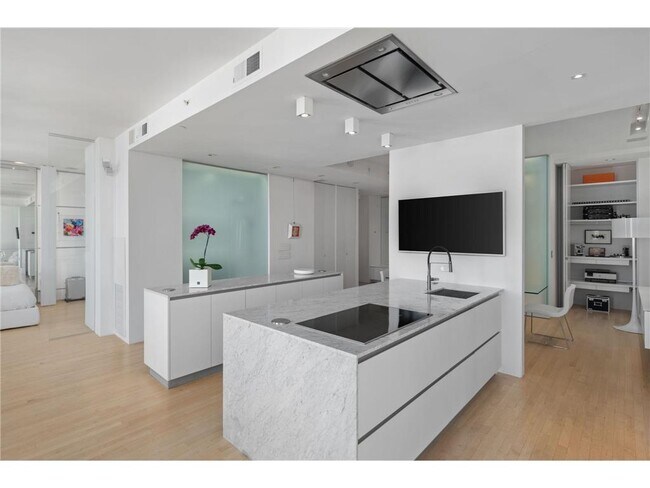 Building Photo - 201 S 11th St