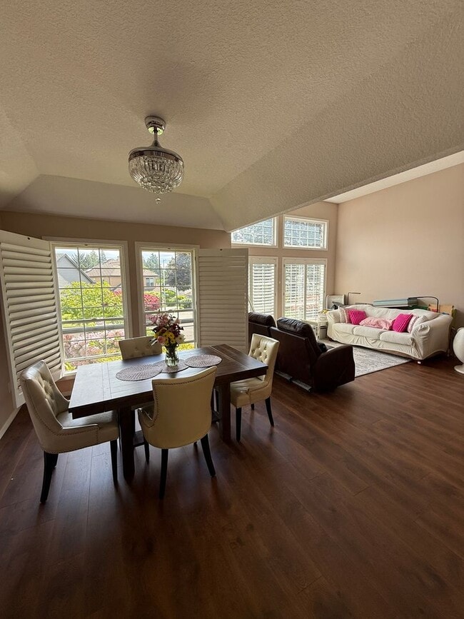 Building Photo - Live at Steamboat Landing – Luxury Riverfr...
