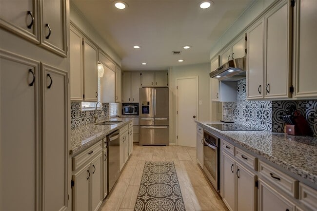 Building Photo - 2107 Timber Ln