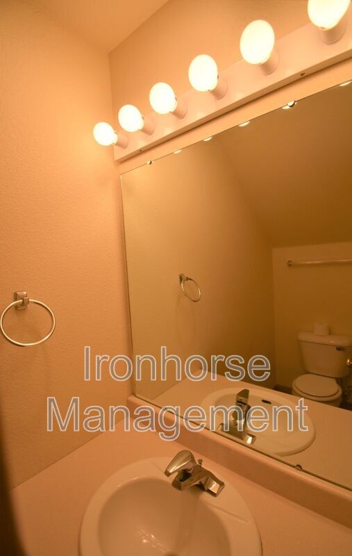 Building Photo - 2471 Wheeler Dr