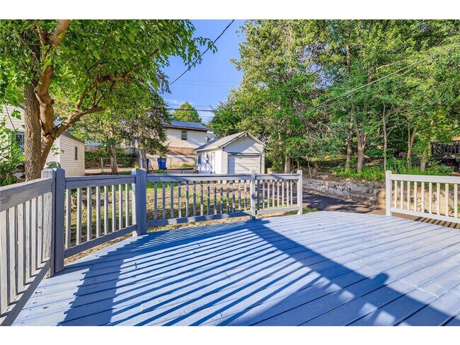 Building Photo - 1683 Minnehaha Ave E