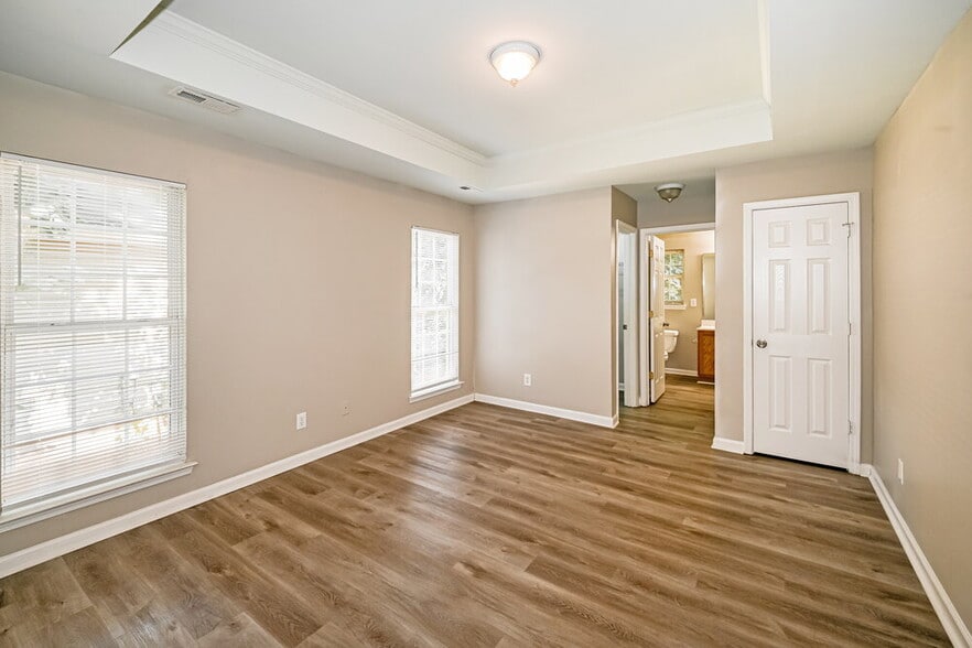 Building Photo - 5833 Lawn Meadow Dr