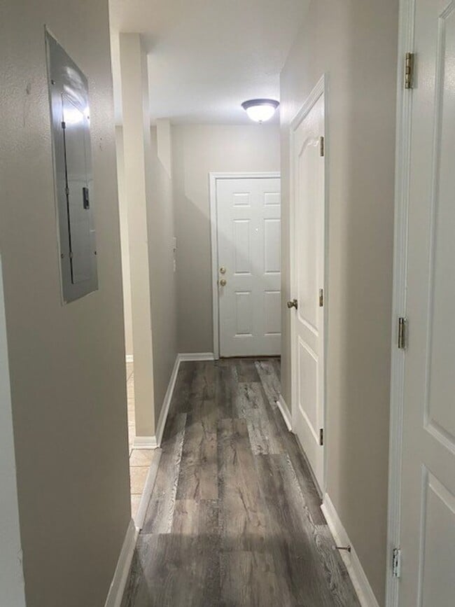 Building Photo - BEAUTIFUL 2BR/1.5BA TOWNHOUSE IN HAMPTON PARK