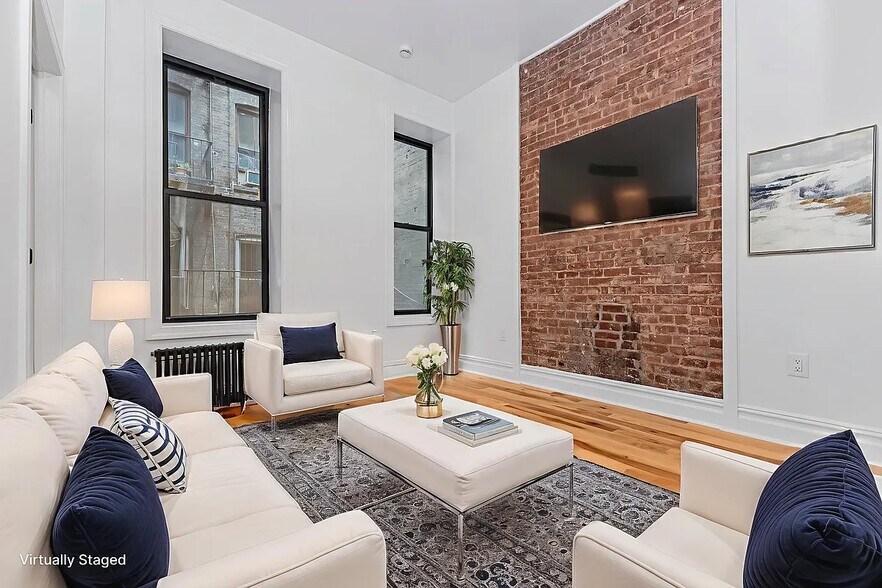 Primary Photo - 331 W 16th St