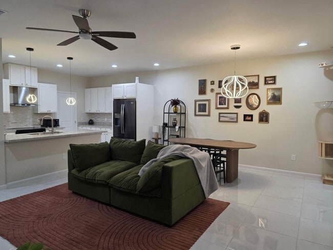 Building Photo - 1413 El CAPORAL DR.