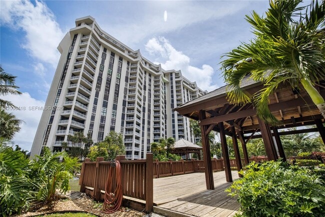 Building Photo - 1000 Quayside Terrace