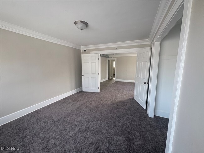 Building Photo - 14236 Lakeshore Blvd