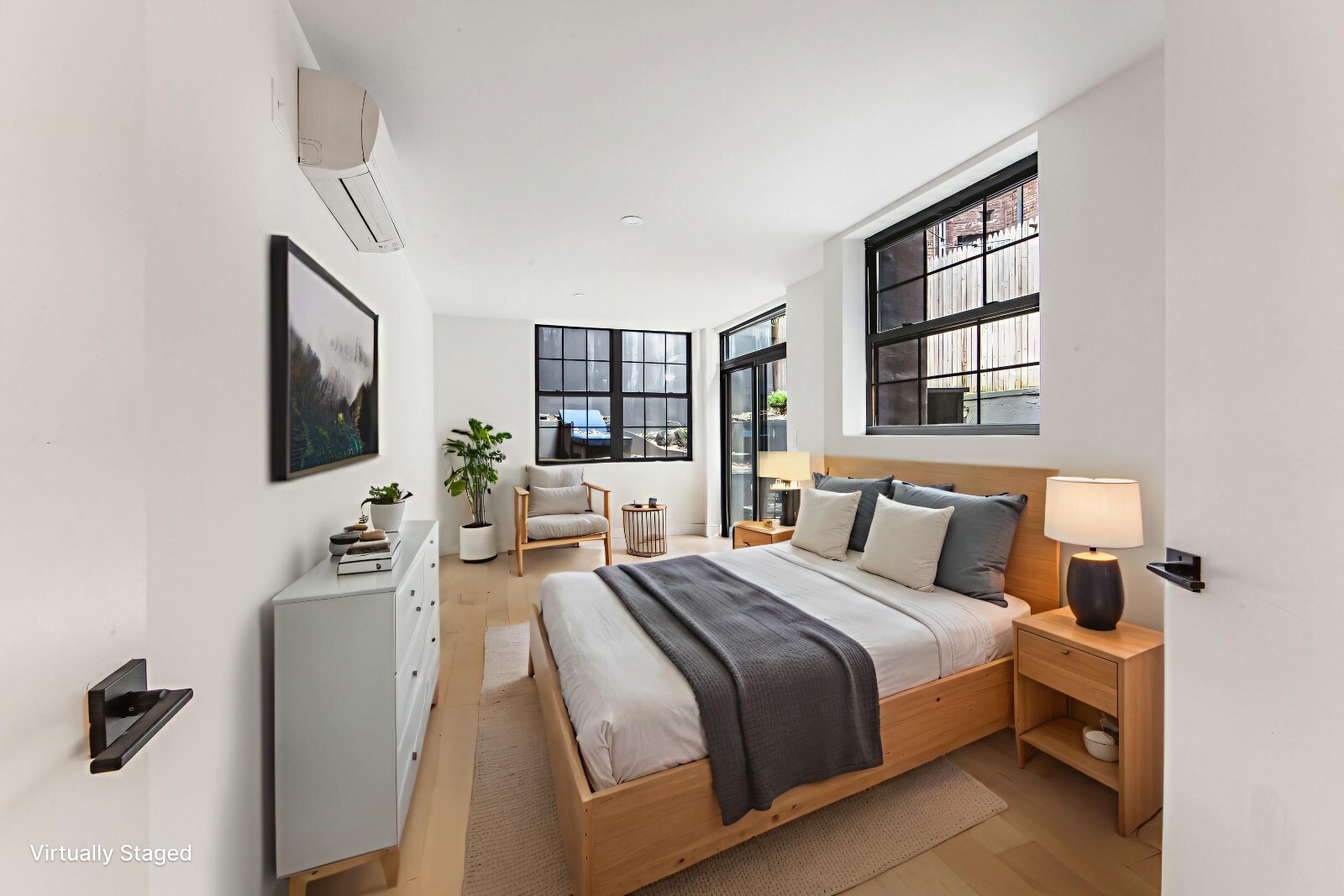 Building Photo - 355 E 50th St