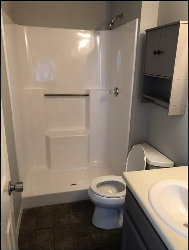 Primary Photo - Stunning 3 bed 1 1/2 bath