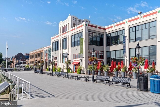 Building Photo - 110 Cameron St