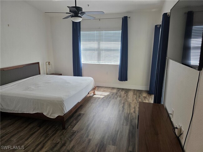 Building Photo - 4940 Cougar Ct S