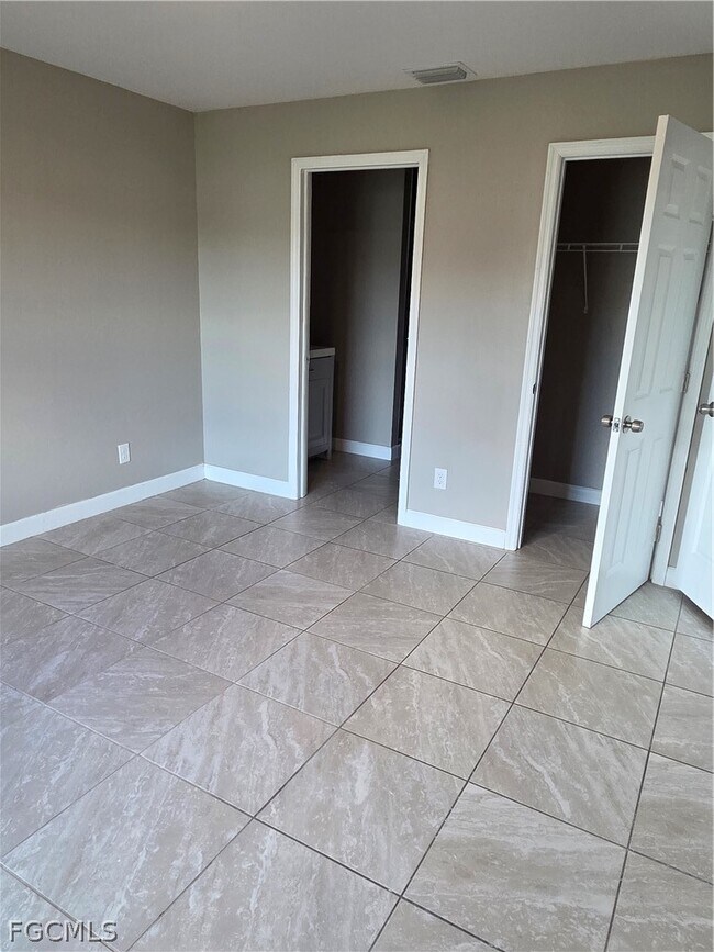 Building Photo - 1117 Gordon Ave S