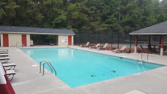 Building Photo - 4BR/3BA on Large Private Wooded Lot- Woodstock