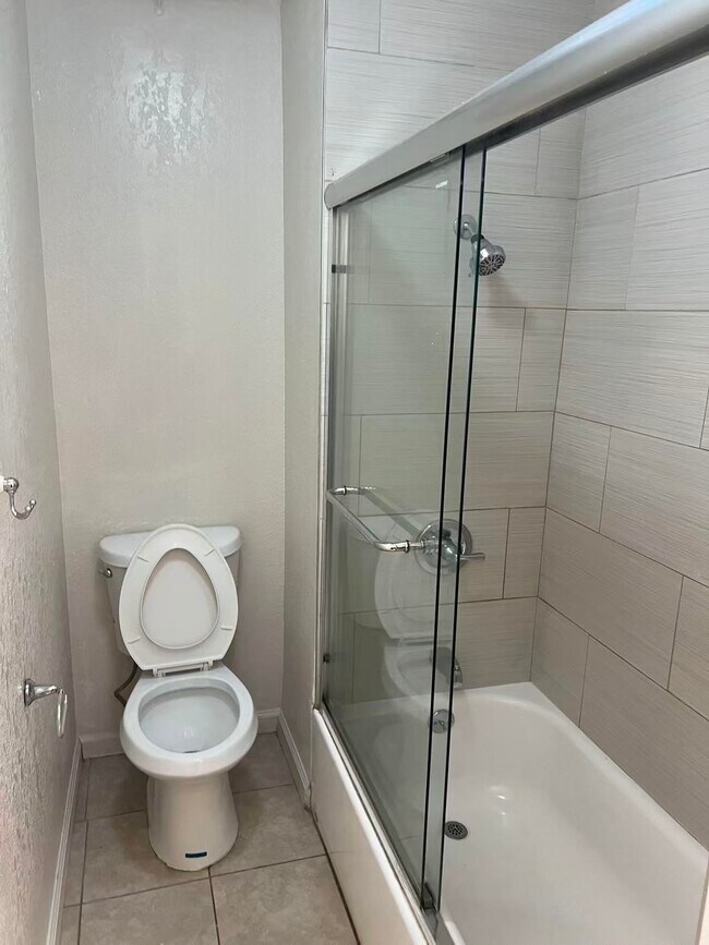 Building Photo - 1391 Monument Blvd