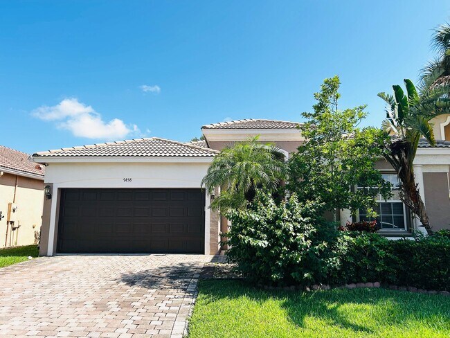 Building Photo - 7458 Via Luria