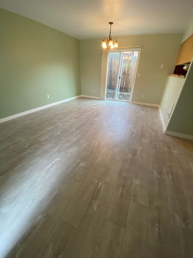 Building Photo - lot165