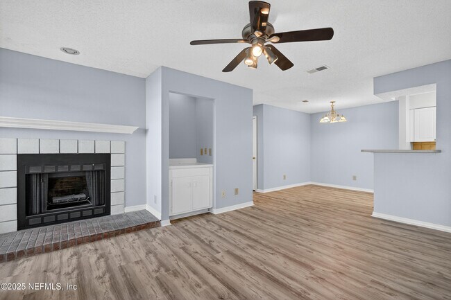 Building Photo - 10200 Belle Rive Blvd