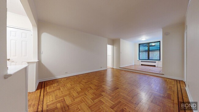 Primary Photo - 124 E 24th St