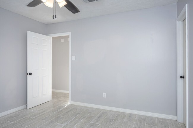 Building Photo - Charming 3-Bed, 1-Bath Home - Fully Remodeled & Move-In Ready!