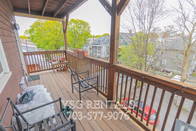 Building Photo - 40 Easton St