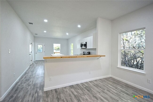 Building Photo - 1234 Clearcreek Dr